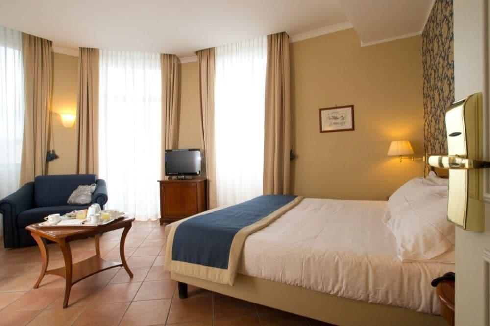 Nuvo Hotel 4*